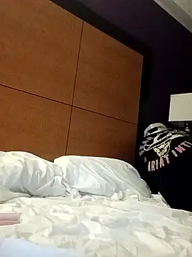 Snapshot of Treemandude chatting on 12, 11, 2025 Treemandude online show from 12, 11, 2025