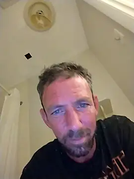 Snapshot of Treemandude chatting on 23, 11, 2025 Treemandude online show from 23, 11, 2025