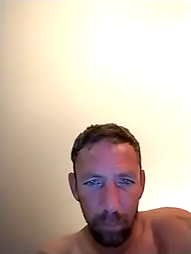 Snapshot of Treemandude chatting on 24, 11, 2025 Treemandude online show from 24, 11, 2025