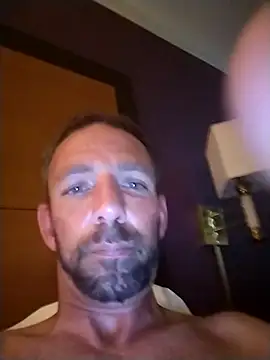 Snapshot of Treemandude chatting on 25, 11, 2025 Treemandude online show from 25, 11, 2025