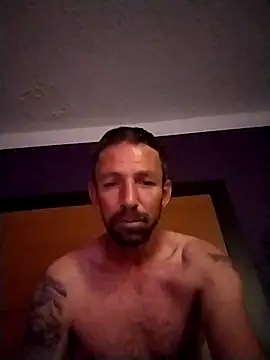 Snapshot of Treemandude chatting on 28, 11, 2025 Treemandude online show from 28, 11, 2025