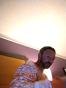 Snapshot of Treemandude chatting on 30, 11, 2025 Treemandude online show from 30, 11, 2025