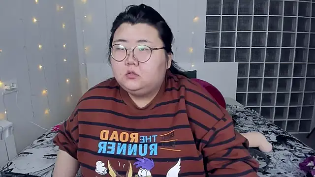 Snapshot of Nadine_asian chatting on 11, 12, 2024 Nadine asian online show from 11, 12, 2024