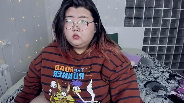 Snapshot of Nadine_asian chatting on 11, 12, 2024 Nadine asian online show from 11, 12, 2024