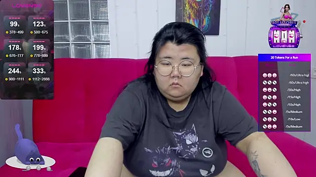 Snapshot of Nadine_asian chatting on 11, 10, 2025 Nadine asian online show from 11, 10, 2025