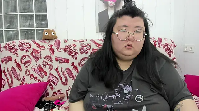 Snapshot of Nadine_asian chatting on 27, 5, 2026 Nadine asian online show from 27, 5, 2026