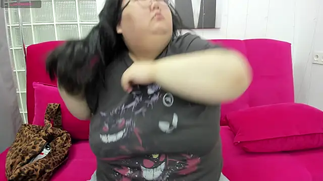 Snapshot of Nadine_asian chatting on 28, 5, 2026 Nadine asian online show from 28, 5, 2026