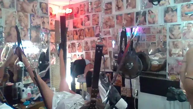 Snapshot of luvs2cumm69 chatting on 12, 5, 2026 luvs2cumm69 online show from 12, 5, 2026