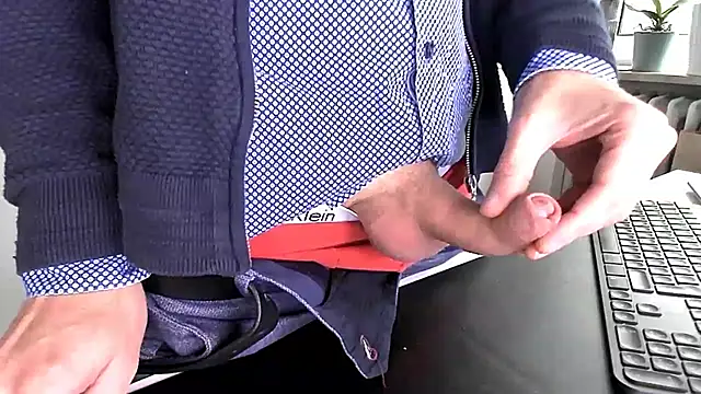 Snapshot of sperma_tributes chatting on 6, 10, 2025 sperma tributes online show from 6, 10, 2025