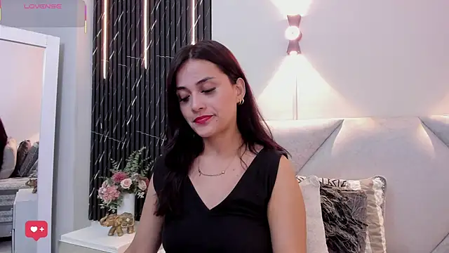 Snapshot of katrina_kaif_x chatting on 3, 11, 2025 katrina kaif x online show from 3, 11, 2025