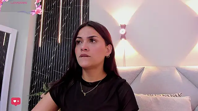 Snapshot of katrina_kaif_x chatting on 11, 11, 2025 katrina kaif x online show from 11, 11, 2025