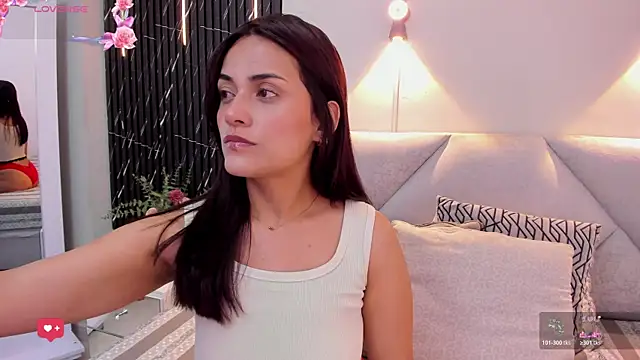 Snapshot of katrina_kaif_x chatting on 14, 11, 2025 katrina kaif x online show from 14, 11, 2025