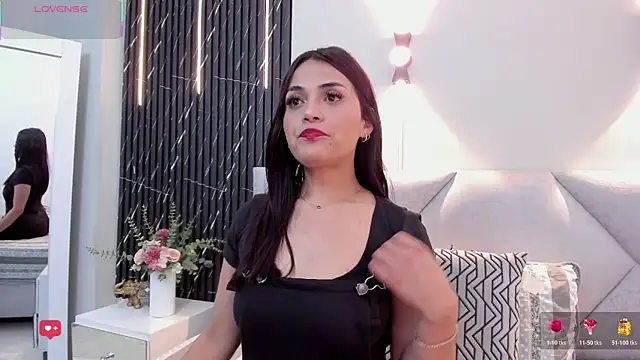 Snapshot of katrina_kaif_x chatting on 26, 11, 2025 katrina kaif x online show from 26, 11, 2025