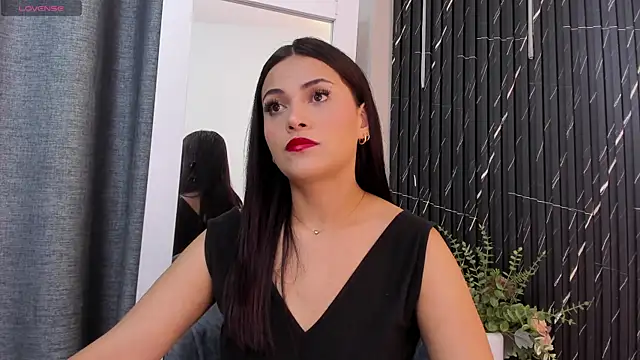 Snapshot of katrina_kaif_x chatting on 2, 12, 2025 katrina kaif x online show from 2, 12, 2025