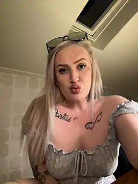 QueenOfFknBj online show from 21, 3, 2025