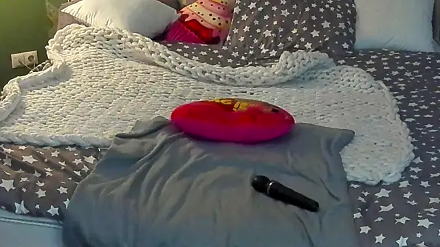 RosieMoons online show from 4, 2, 2025