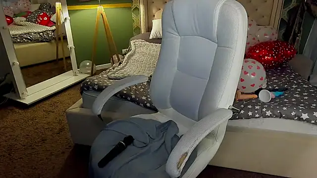 RosieMoons online show from 16, 2, 2025