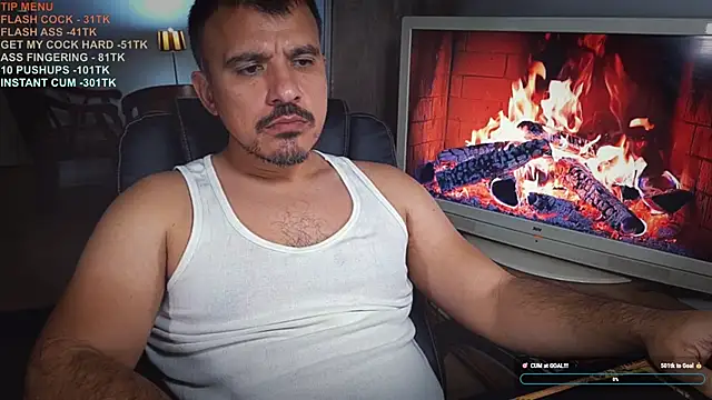 Snapshot of officeman7 chatting on 4, 12, 2025 officeman7 online show from 4, 12, 2025