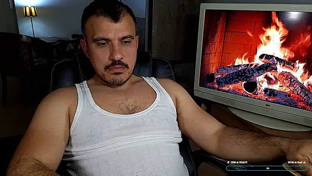 Snapshot of officeman7 chatting on 29, 4, 2026 officeman7 online show from 29, 4, 2026