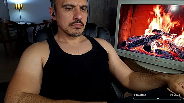 Snapshot of officeman7 chatting on 18, 5, 2026 officeman7 online show from 18, 5, 2026