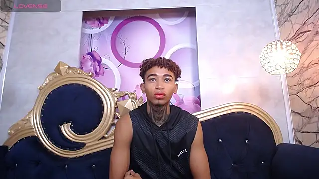 sexy blacks  online show from 23, 1, 2025