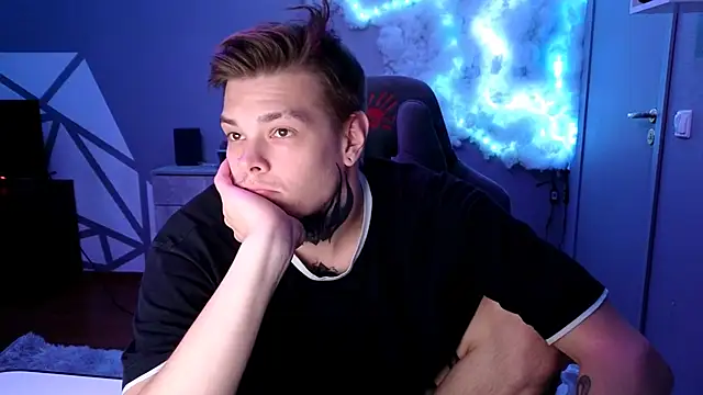 Snapshot of DENIS_HERE chatting on 4, 12, 2024 DENIS HERE online show from 4, 12, 2024