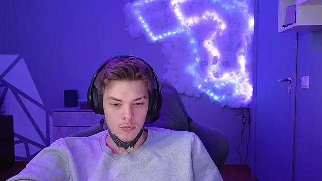 Snapshot of DENIS_HERE chatting on 8, 12, 2024 DENIS HERE online show from 8, 12, 2024