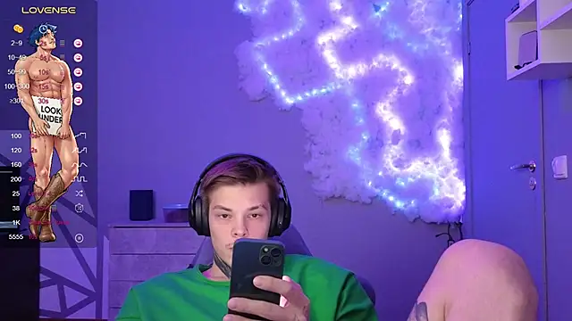 Snapshot of DENIS_HERE chatting on 10, 12, 2024 DENIS HERE online show from 10, 12, 2024