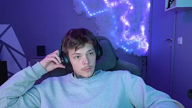 Snapshot of DENIS_HERE chatting on 19, 12, 2024 DENIS HERE online show from 19, 12, 2024