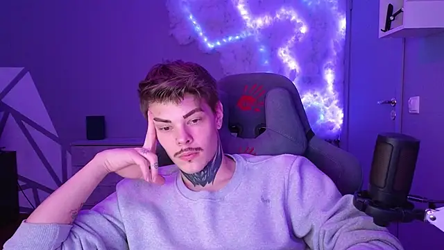 Snapshot of DENIS_HERE chatting on 20, 12, 2024 DENIS HERE online show from 20, 12, 2024