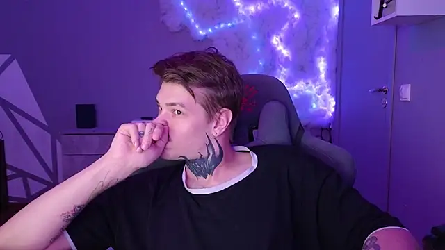 Snapshot of DENIS_HERE chatting on 24, 12, 2024 DENIS HERE online show from 24, 12, 2024