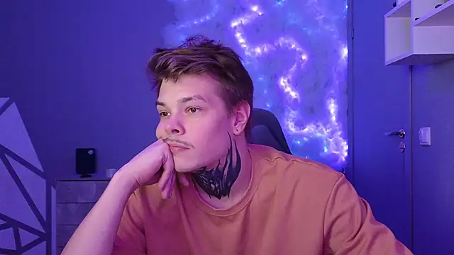 Snapshot of DENIS_HERE chatting on 30, 12, 2024 DENIS HERE online show from 30, 12, 2024