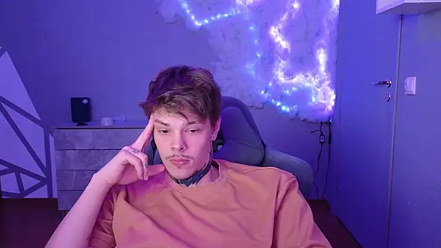 Snapshot of DENIS_HERE chatting on 31, 12, 2024 DENIS HERE online show from 31, 12, 2024