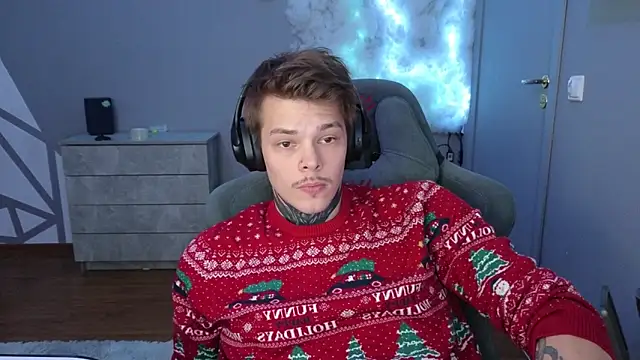 Snapshot of DENIS_HERE chatting on 31, 12, 2024 DENIS HERE online show from 31, 12, 2024