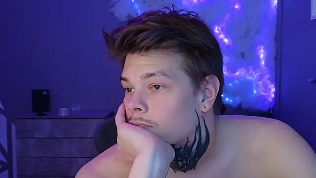 Snapshot of DENIS_HERE chatting on 31, 12, 2024 DENIS HERE online show from 31, 12, 2024