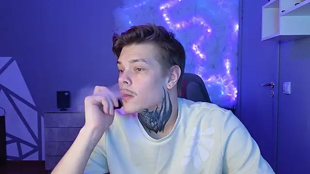 Snapshot of DENIS_HERE chatting on 1, 1, 2025 DENIS HERE online show from 1, 1, 2025