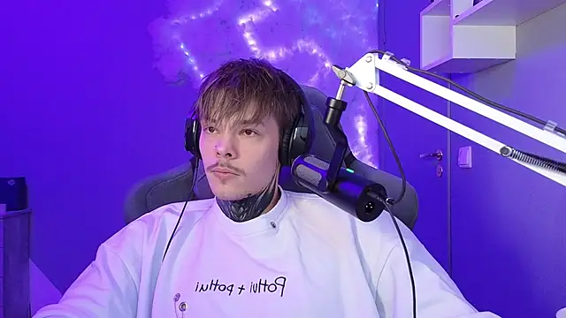 Snapshot of DENIS_HERE chatting on 15, 1, 2025 DENIS HERE online show from 15, 1, 2025