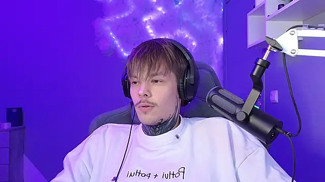 Snapshot of DENIS_HERE chatting on 16, 1, 2025 DENIS HERE online show from 16, 1, 2025