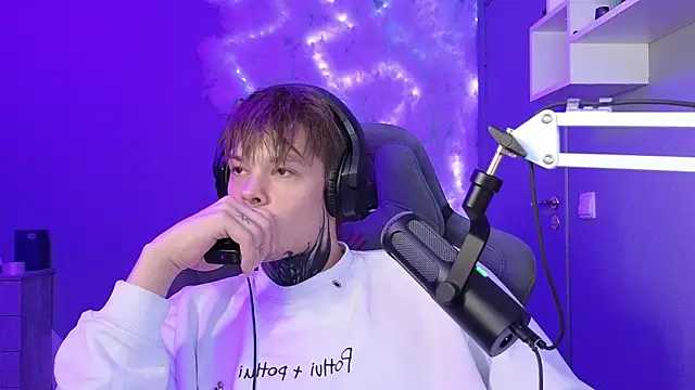 Snapshot of DENIS_HERE chatting on 16, 1, 2025 DENIS HERE online show from 16, 1, 2025