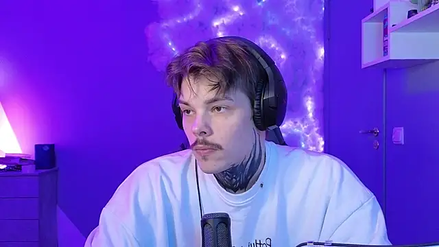 Snapshot of DENIS_HERE chatting on 22, 1, 2025 DENIS HERE online show from 22, 1, 2025