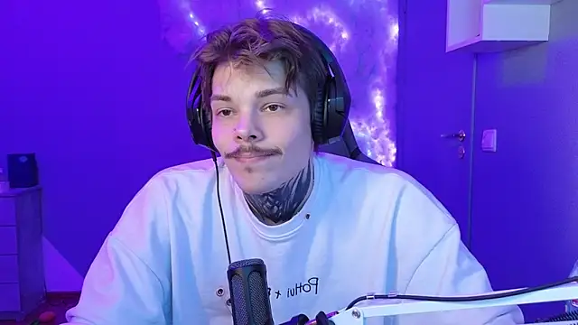 Snapshot of DENIS_HERE chatting on 23, 1, 2025 DENIS HERE online show from 23, 1, 2025