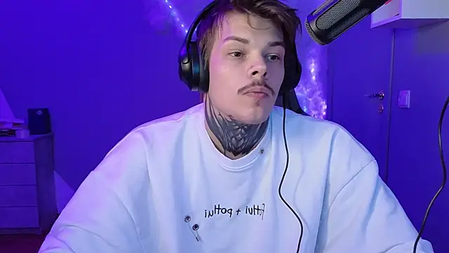 Snapshot of DENIS_HERE chatting on 24, 1, 2025 DENIS HERE online show from 24, 1, 2025