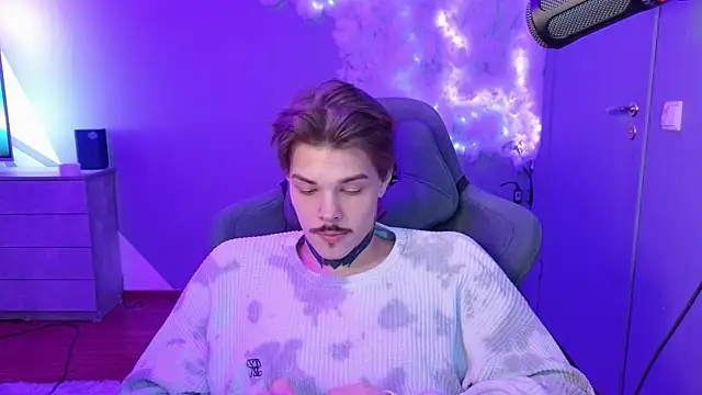 Snapshot of DENIS_HERE chatting on 31, 1, 2025 DENIS HERE online show from 31, 1, 2025