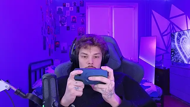 Snapshot of DENIS_HERE chatting on 3, 2, 2025 DENIS HERE online show from 3, 2, 2025