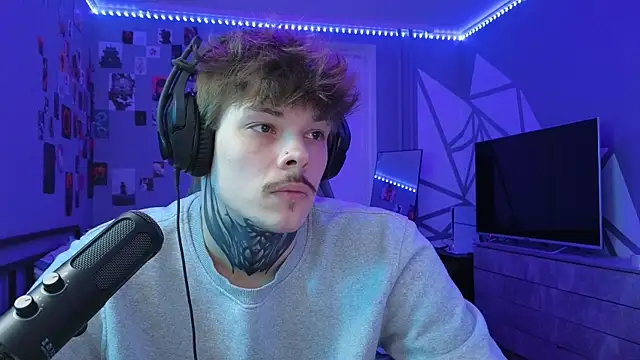 Snapshot of DENIS_HERE chatting on 7, 2, 2025 DENIS HERE online show from 7, 2, 2025