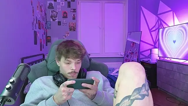 Snapshot of DENIS_HERE chatting on 11, 2, 2025 DENIS HERE online show from 11, 2, 2025