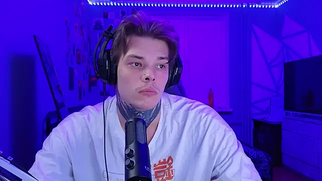 Snapshot of DENIS_HERE chatting on 18, 2, 2025 DENIS HERE online show from 18, 2, 2025