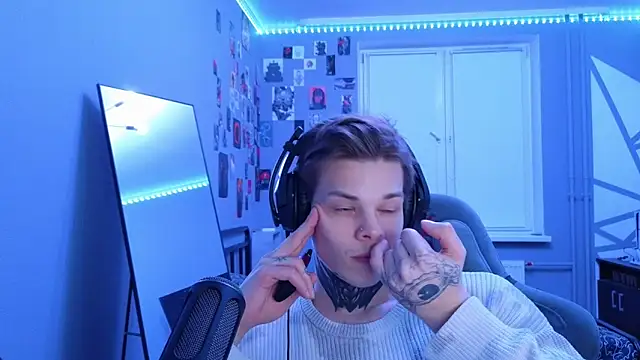 Snapshot of DENIS_HERE chatting on 1, 3, 2025 DENIS HERE online show from 1, 3, 2025