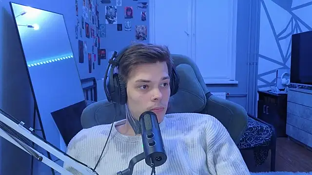 Snapshot of DENIS_HERE chatting on 1, 3, 2025 DENIS HERE online show from 1, 3, 2025