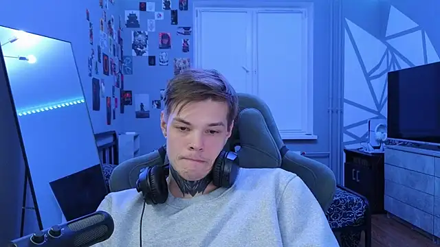 Snapshot of DENIS_HERE chatting on 1, 3, 2025 DENIS HERE online show from 1, 3, 2025